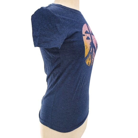 Free State Med Shirt Peace Sign Mountain Sun Graphic Tee Minimalist Hippie Love - Picture 9 of 10